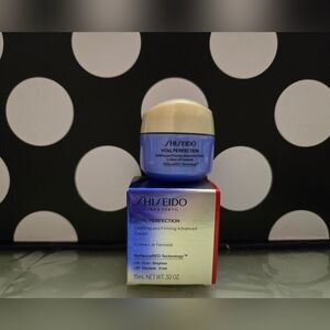 2/$20✨️Shiseido Vital Perfection Cream✨️
